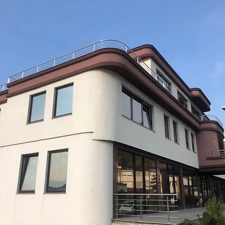 Aparthotel River *